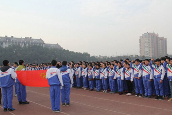 金坛二中黄老师大家看法 关于金坛二中黄云霞事件